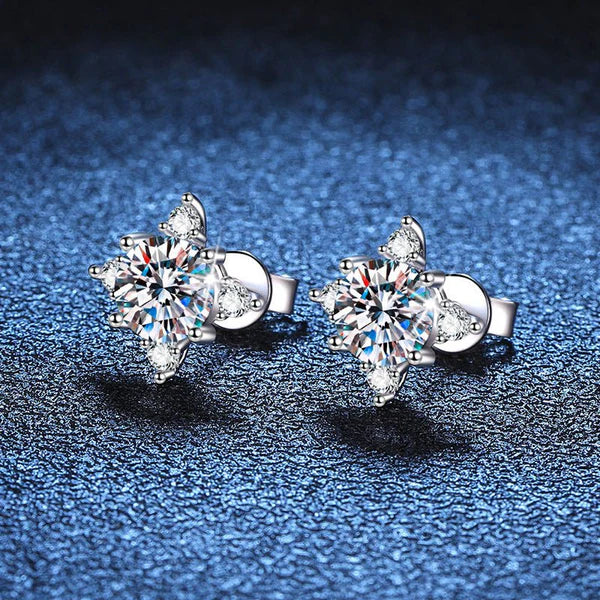 Sterling Silver Stud Earrings Moissanite Stud Four-claw
